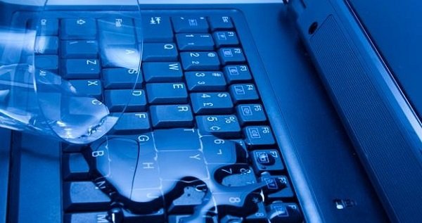 Xử lý lỗi bàn phím máy tính để bàn bị dính nước kịp thời