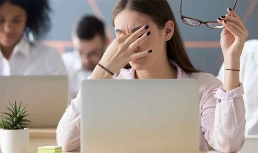 Vì Sao Màn Hình Máy Tính Bị Tối? Giải Mã & Khắc Phục Hiệu Quả