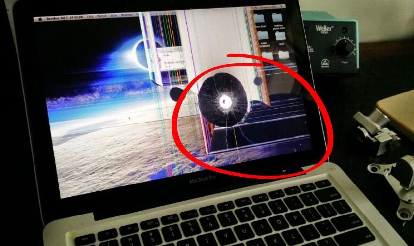 Màn hình máy tính bị tối do lỗi hoặc hư hỏng vật lý