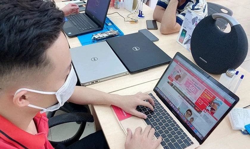 Dịch vụ sửa chữa màn hình máy tính bị tối uy tín tại maytinhgiaphat.vn