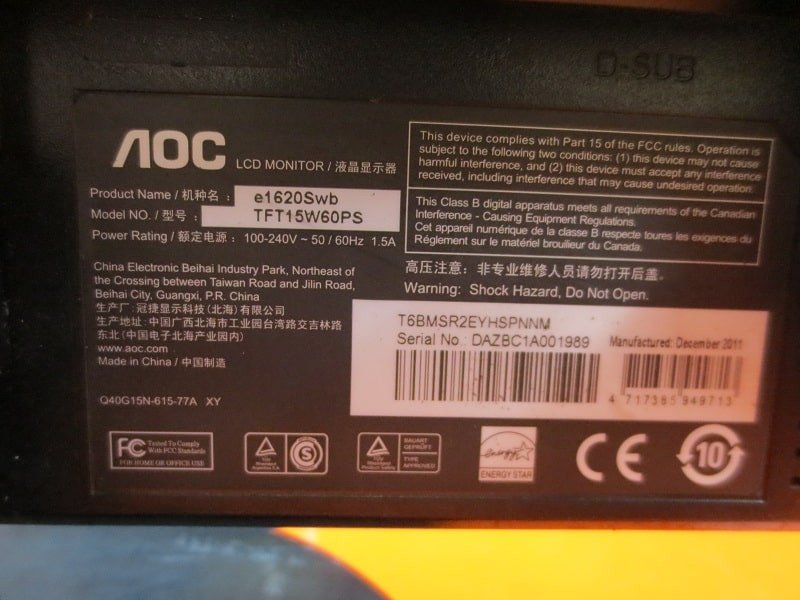 Màn hình máy tính 16 inch AOC E1620SWB từ phía sau với các cổng kết nối