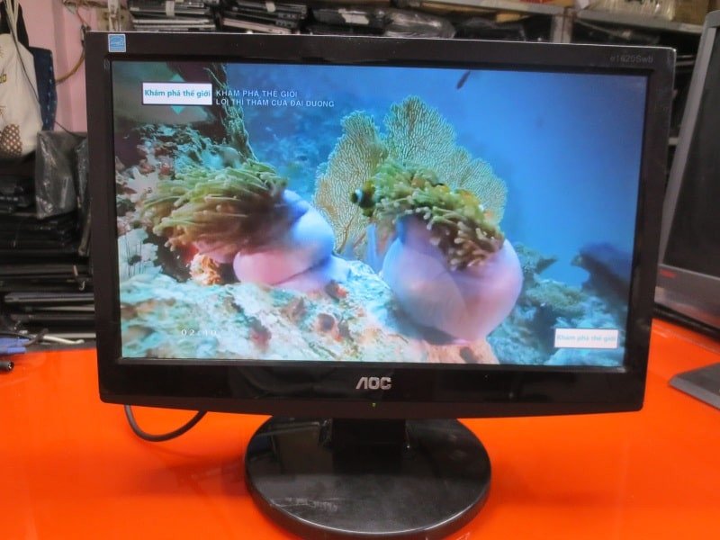 Màn hình máy tính 16 inch AOC E1620SWB với chân đế