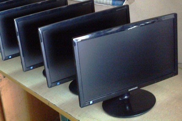 Màn hình máy tính cũ giá rẻ HCM: Hướng dẫn chọn mua chất lượng
