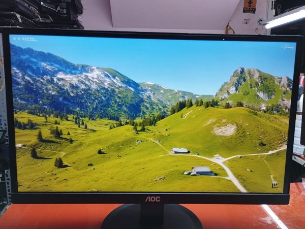 Cổng kết nối VGA và DVI trên màn hình AOC I2280SWD 22 inch