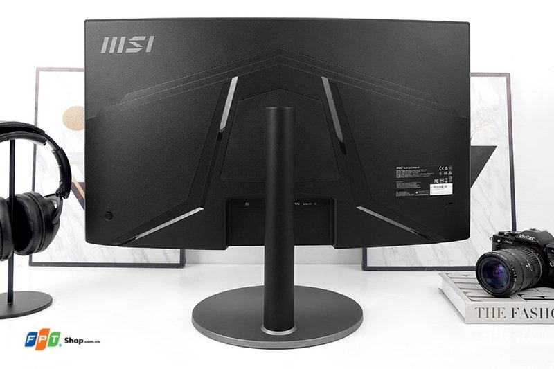 MSI Pro MP272C đa dạng kết nối