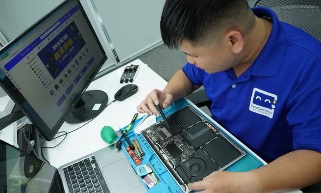 sửa chữa màn hình máy tính bị tối mờ tại trung tâm