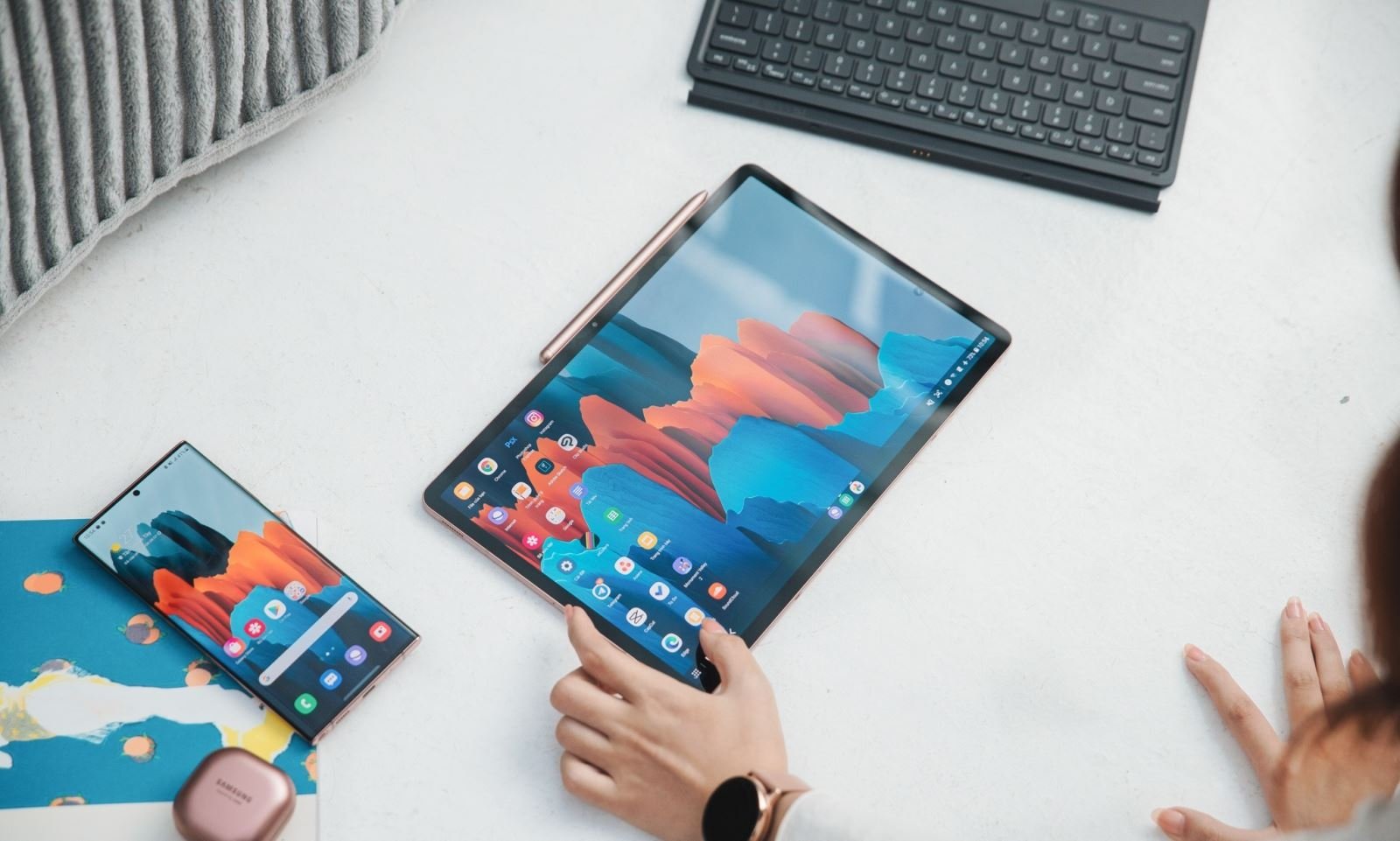 Tablet Samsung Galaxy Tab S8 gây ấn tượng với thiết kế tinh xảo, bộ vi xử lý mạnh mẽ