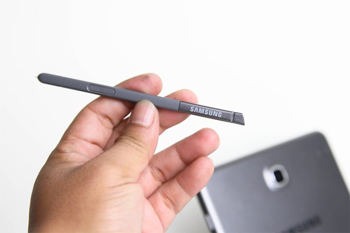 Cận cảnh bút S Pen trên máy tính bảng Samsung Galaxy Tab