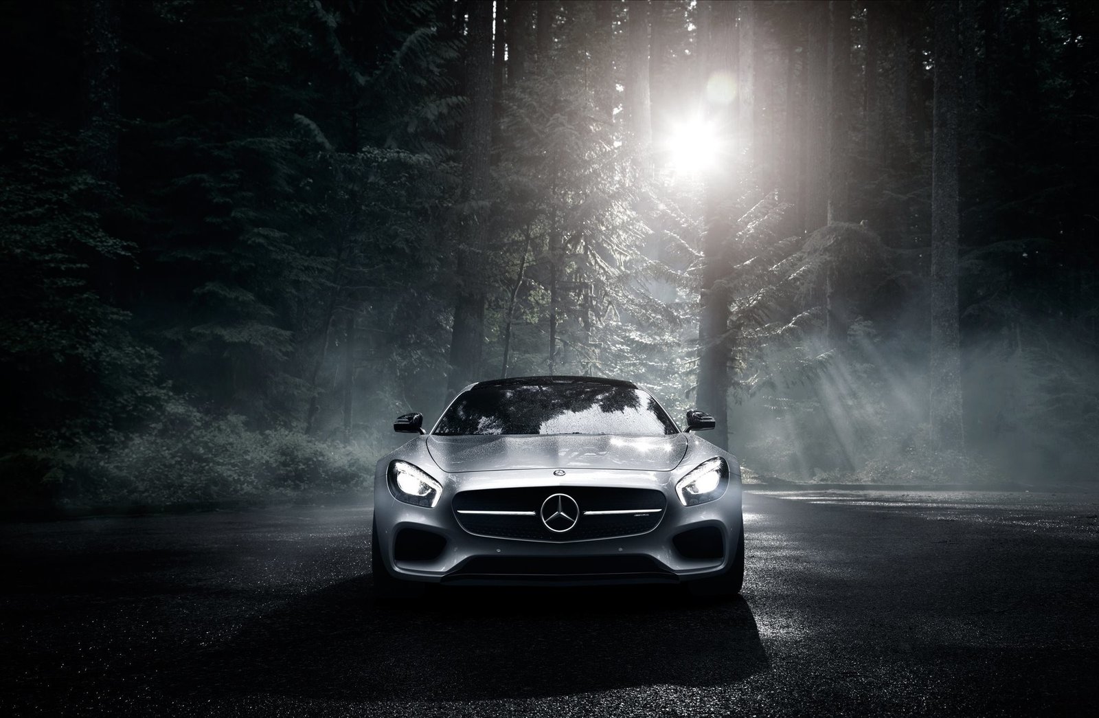 Hình nền oto Mercedes Benz đơn sắc với thiết kế thể thao