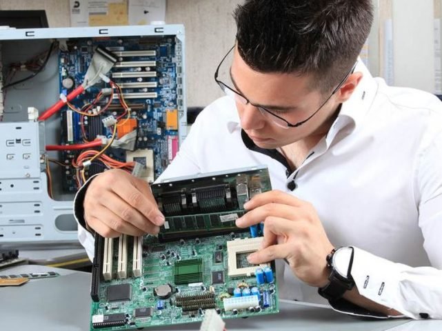 Có Nên Học Kỹ Thuật Máy Tính: Lộ Trình Sự Nghiệp Công Nghệ Đầy Hứa Hẹn