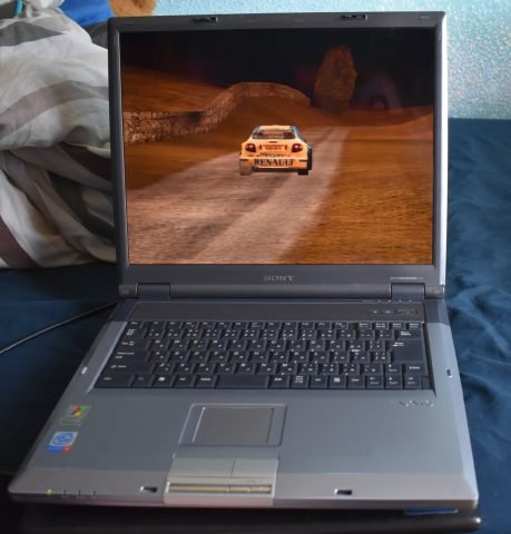 Máy Tính Sony Vaio Core i7: Đánh Giá Chuyên Sâu Các Dòng