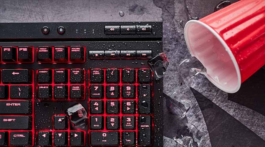 Tháo bàn phím ngay lập tức khi bị dính nước để tránh hư hỏng nặng
