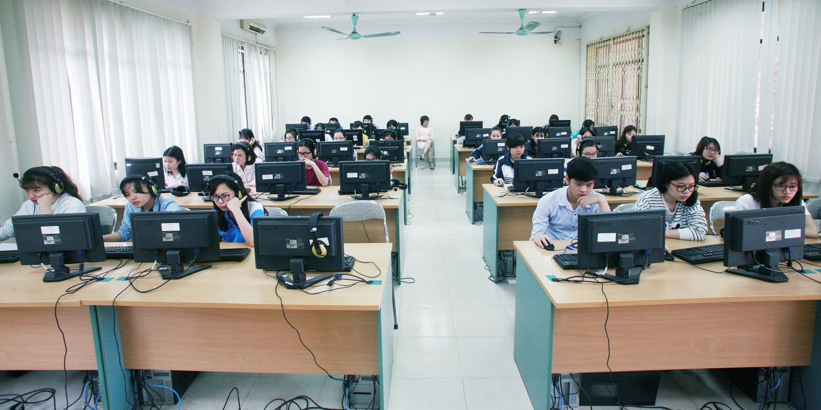 Hướng dẫn Thi VSTEP trên máy tính