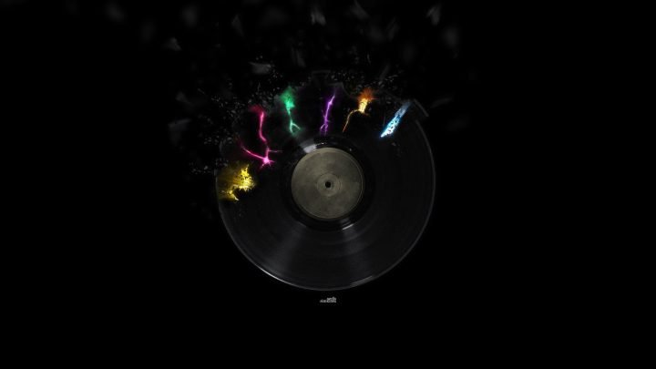 Hình nền máy tính 4K màu đen với các dải sáng