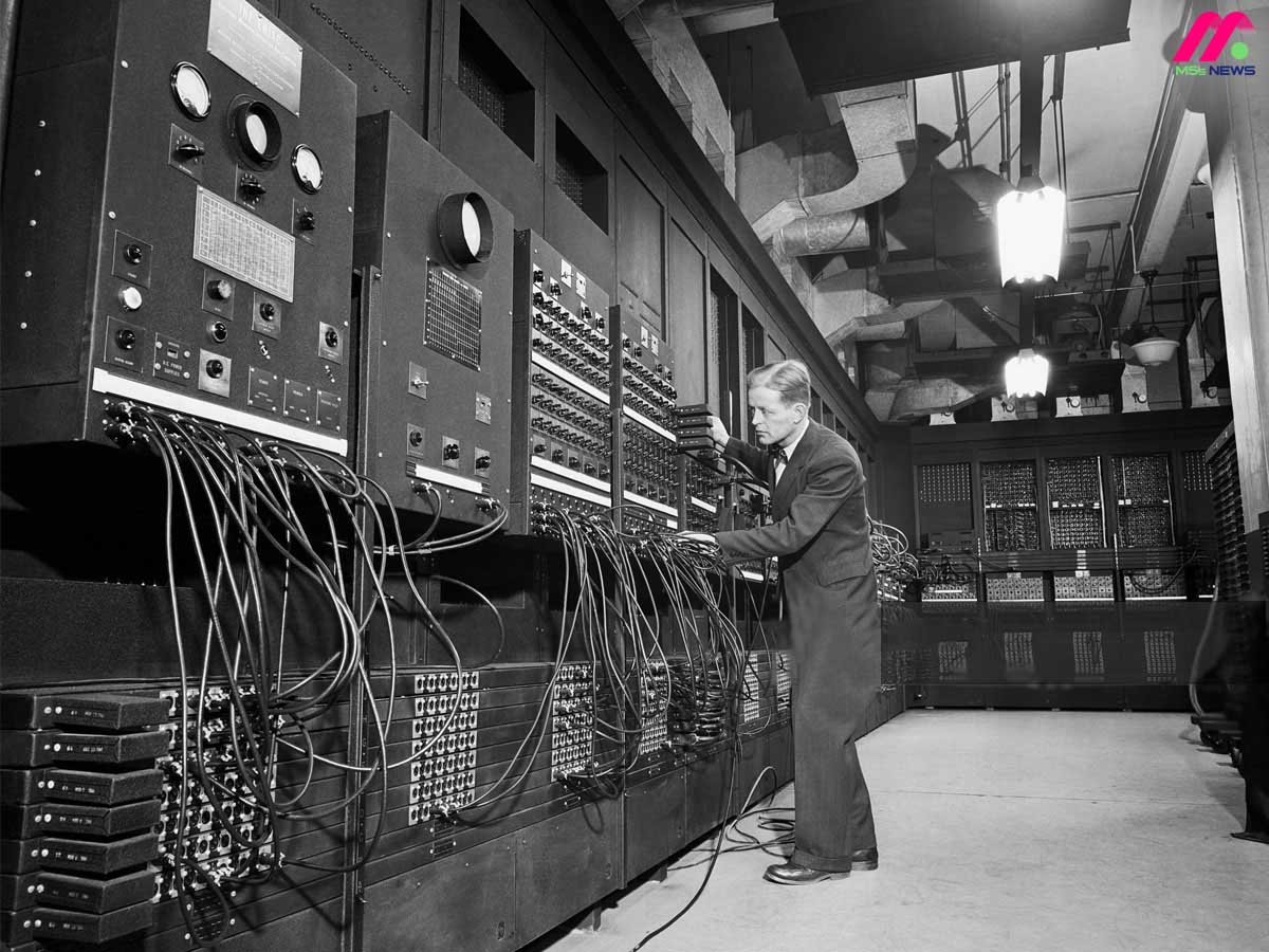 Người phát minh ra máy tính điện tử đầu tiên với ENIAC khổng lồ