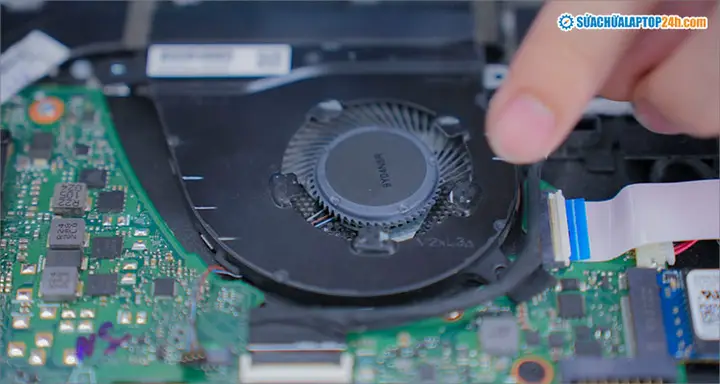 máy tính nóng quá tự tắt