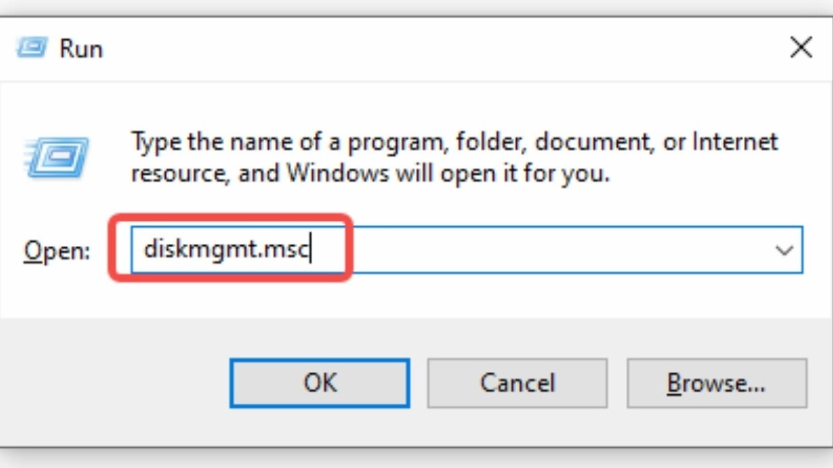 Mở cửa sổ Run và gõ diskmgmt.msc để mở Disk Management