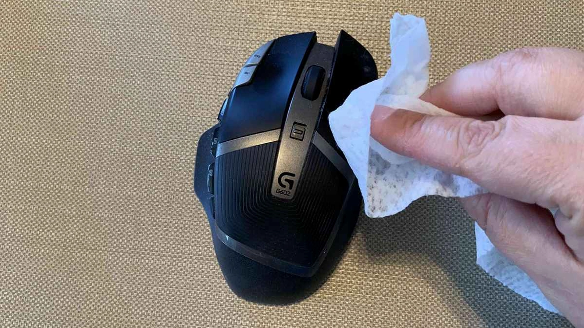 cách tháo chuột không dây