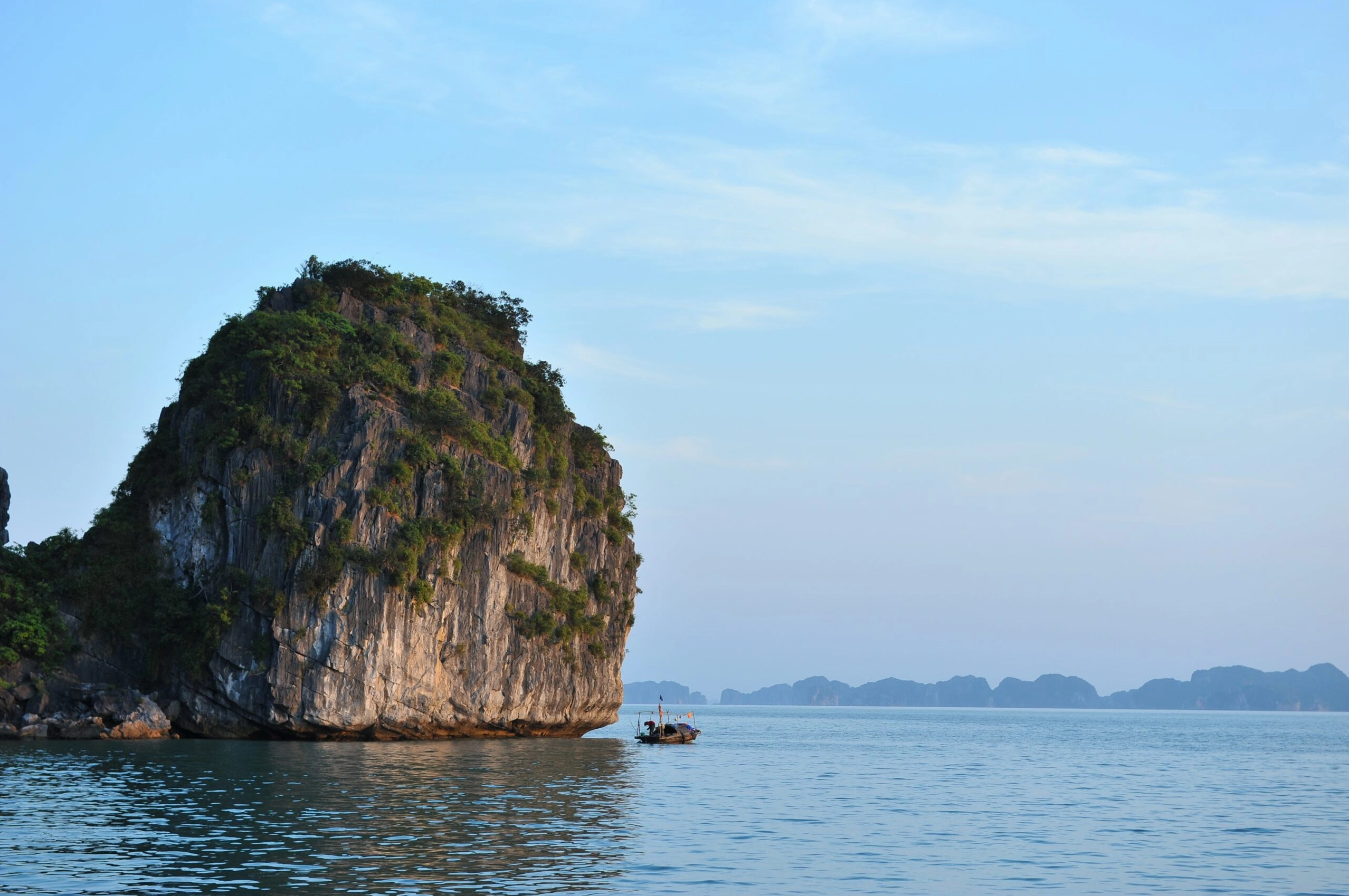 Vịnh Hạ Long - Di sản Thiên nhiên Thế giới