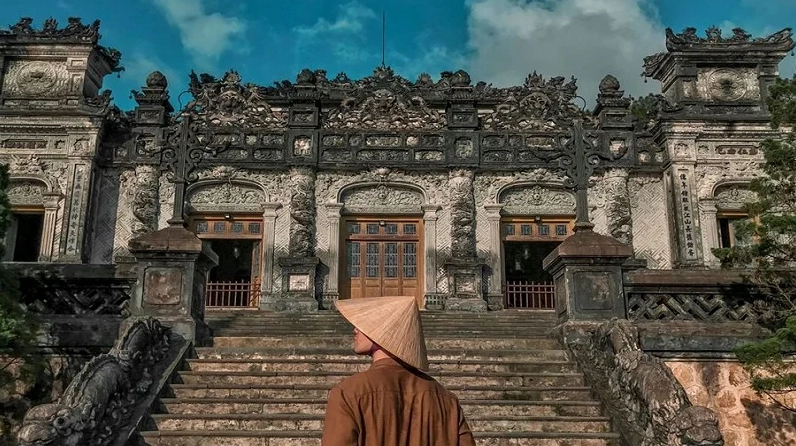 Vua Khải Định: Khám Phá Cuộc Đời và Tuyệt Tác Lăng Tẩm Ứng Lăng tại Huế